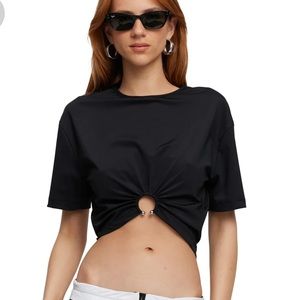 Lioness Black Tee Cropped